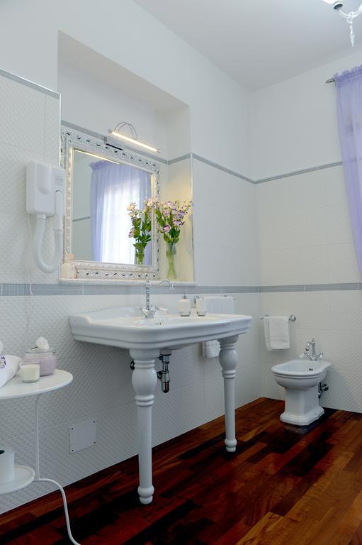 Bed and Breakfast Il Giardino Delle Jacaranda Талсано Номер фото