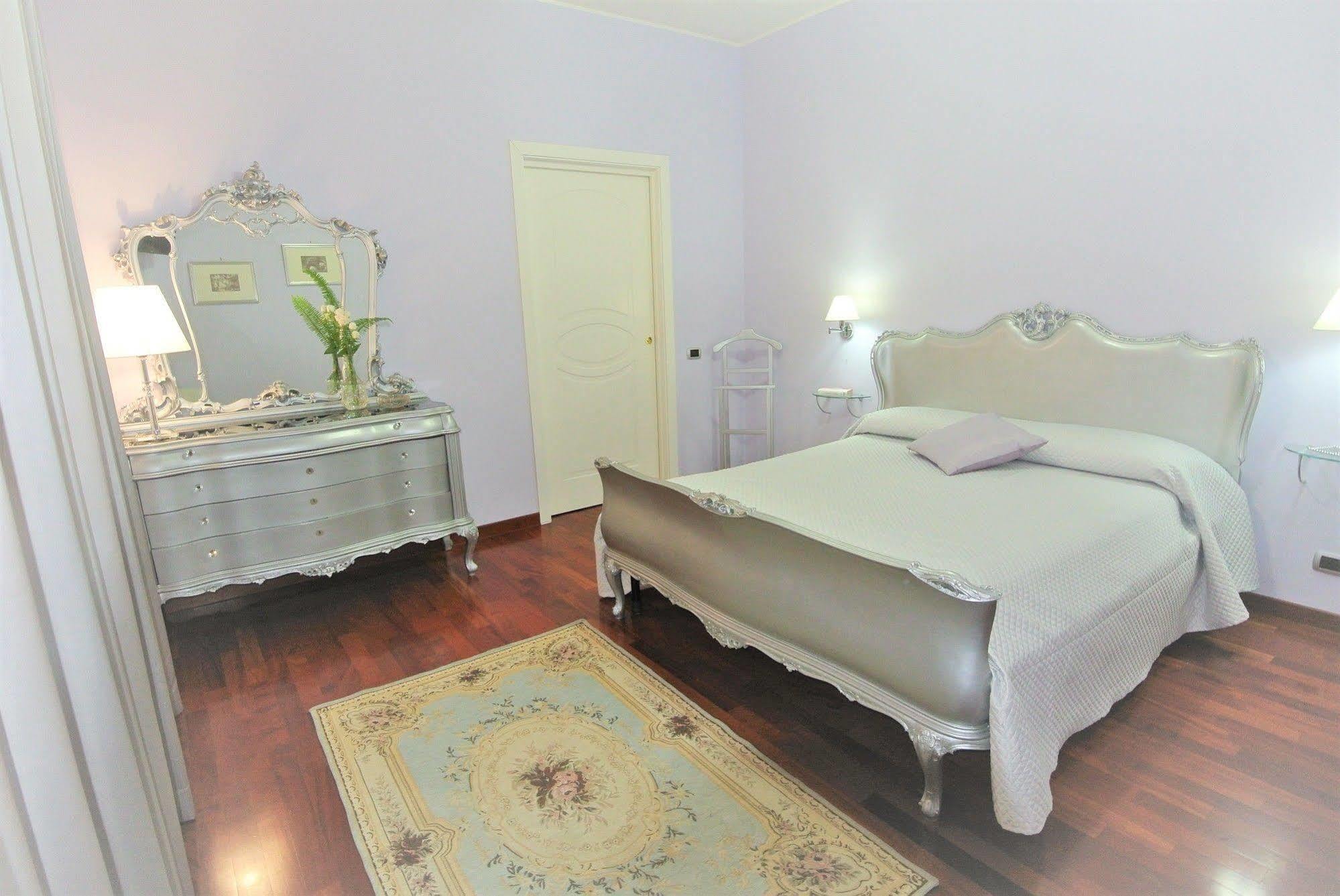 Bed and Breakfast Il Giardino Delle Jacaranda Талсано Екстер'єр фото