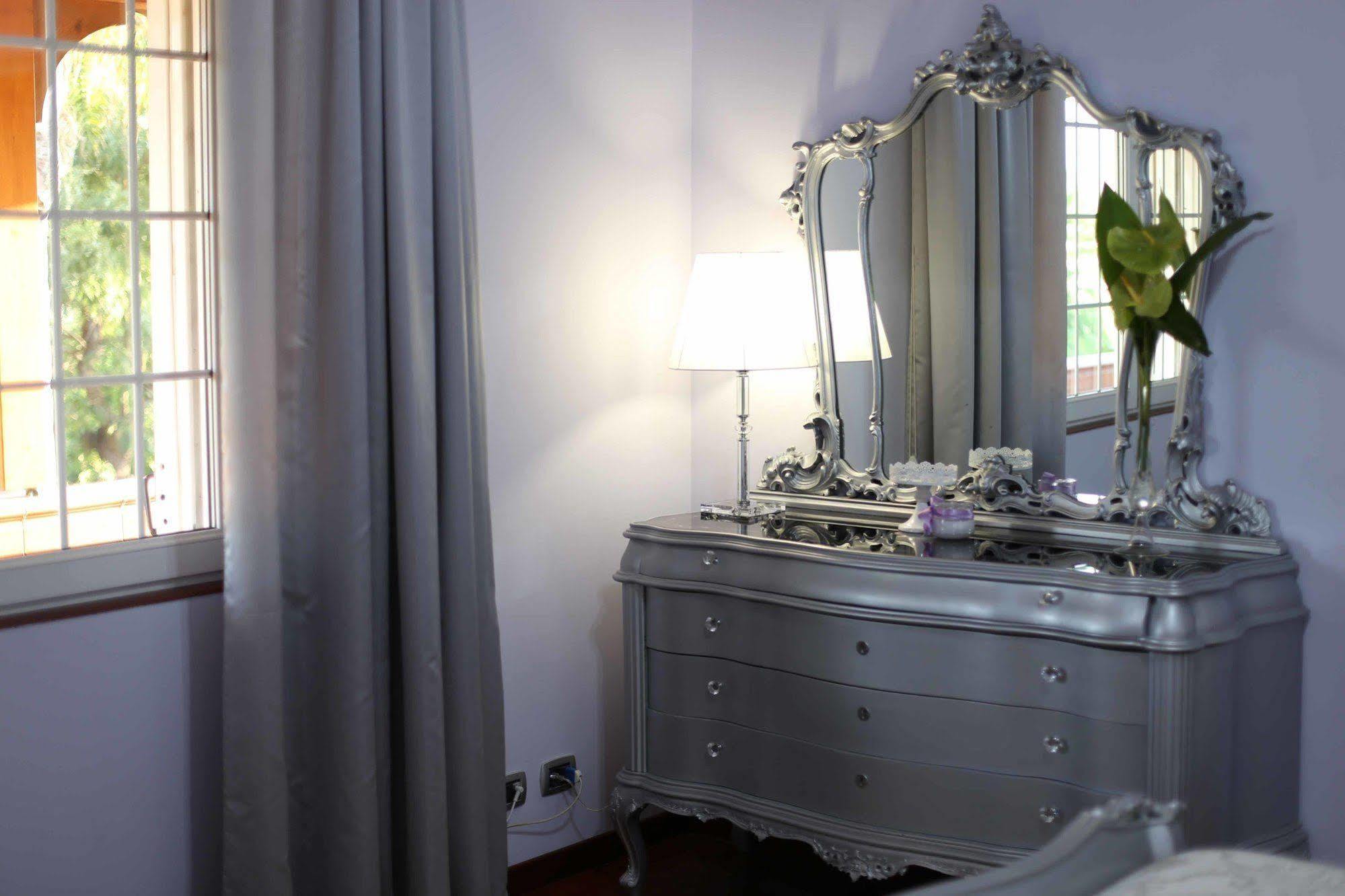 Bed and Breakfast Il Giardino Delle Jacaranda Талсано Екстер'єр фото